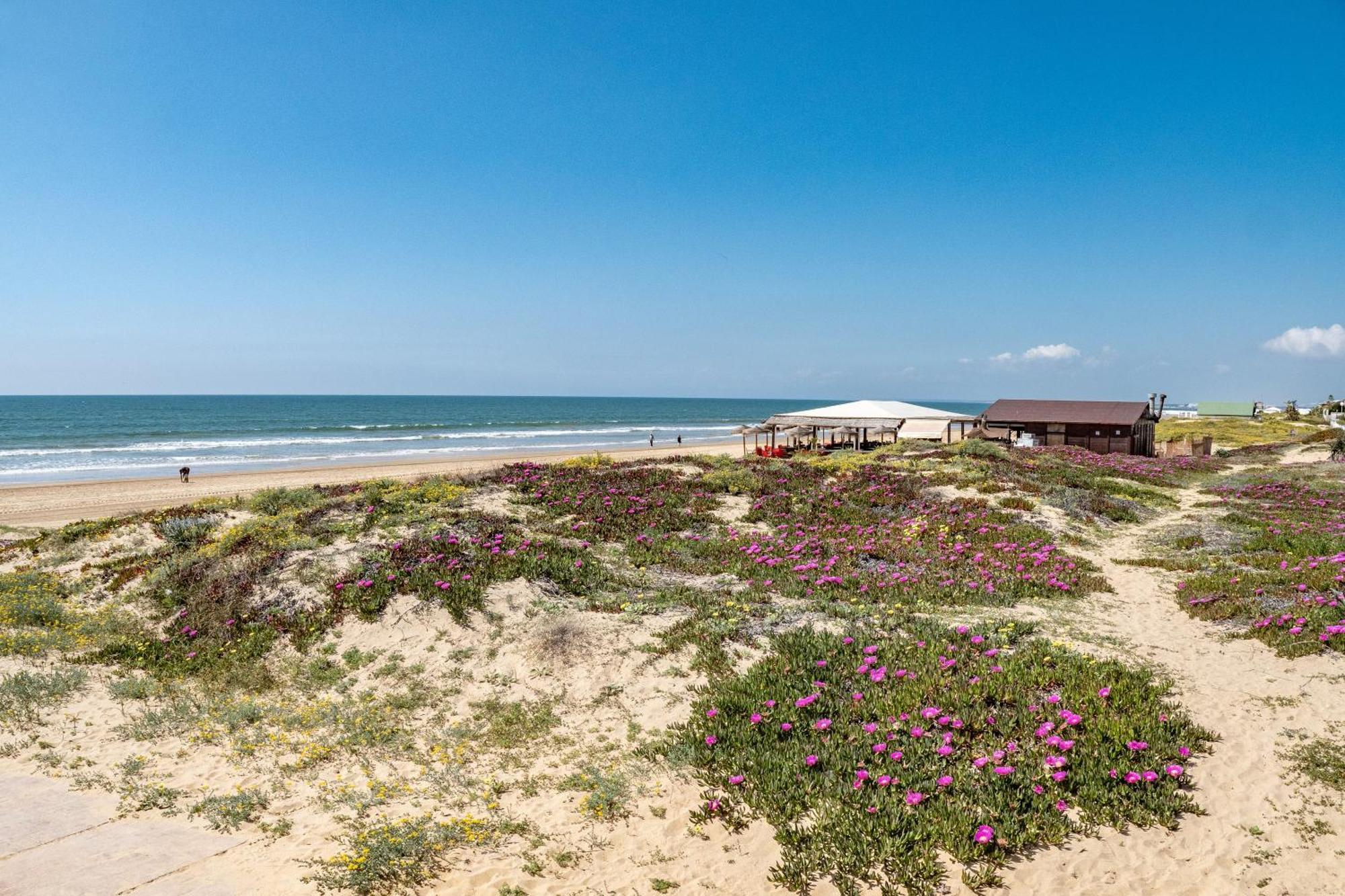 Precioso Chalet A Pie De Playa Punta Umbría Exterior photo
